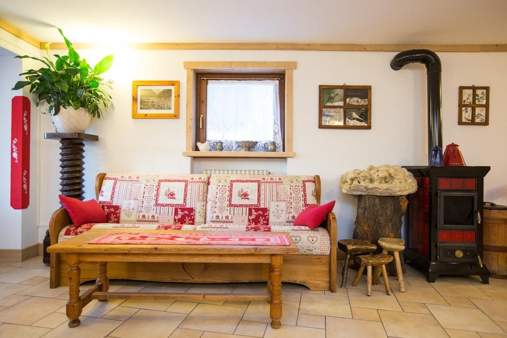 Hotel Restaurant La Barme Конь Екстер'єр фото