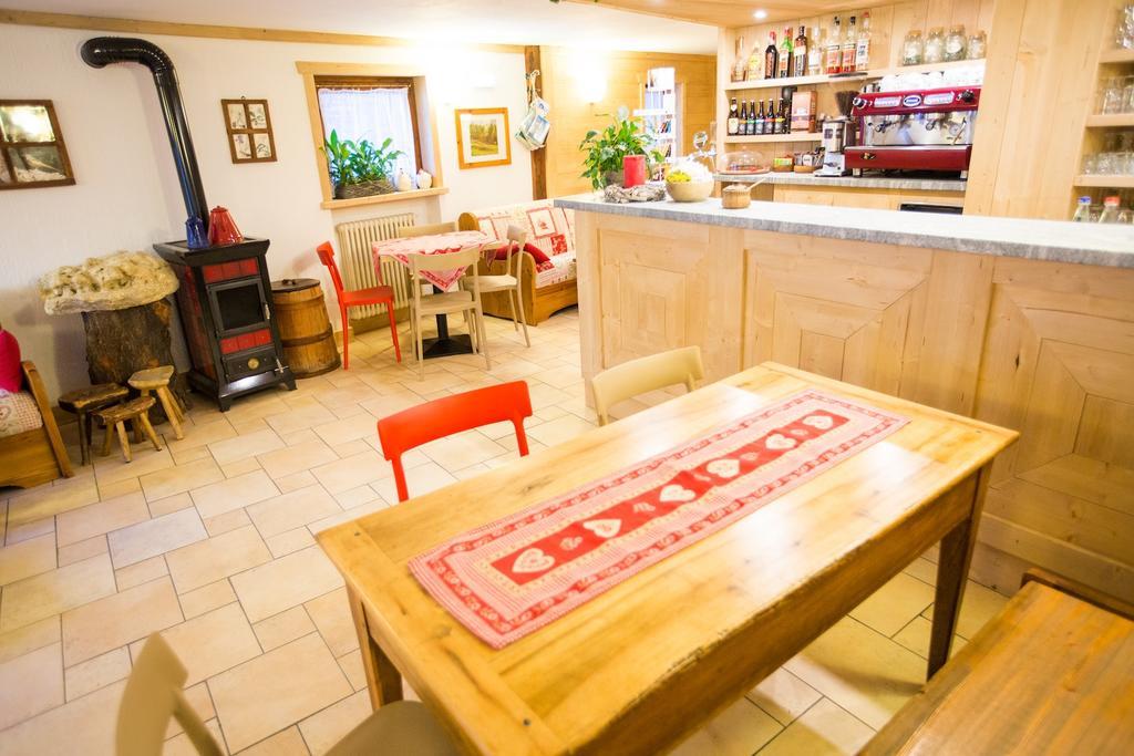 Hotel Restaurant La Barme Конь Екстер'єр фото