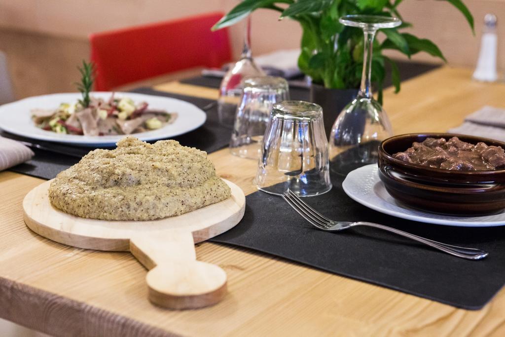 Hotel Restaurant La Barme Конь Екстер'єр фото