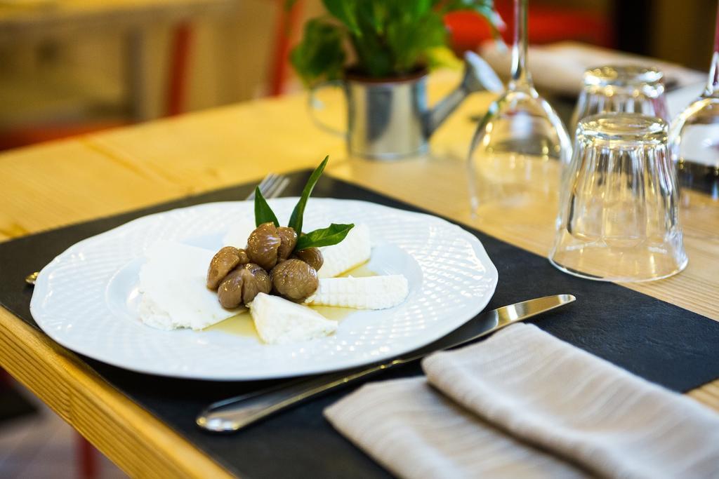 Hotel Restaurant La Barme Конь Екстер'єр фото