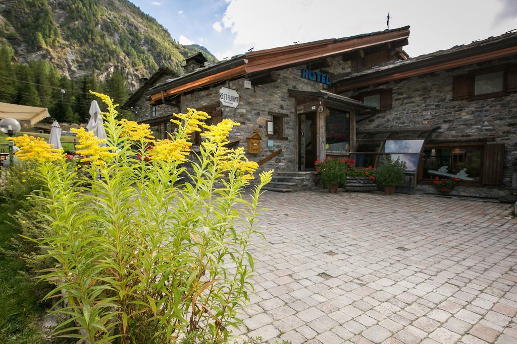 Hotel Restaurant La Barme Конь Екстер'єр фото
