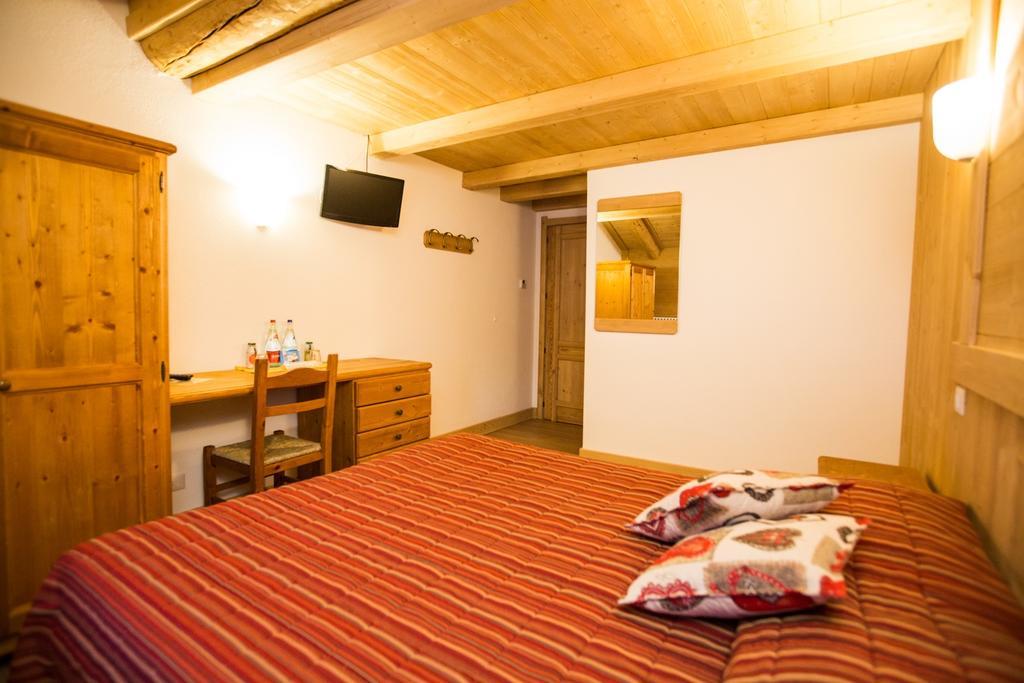 Hotel Restaurant La Barme Конь Екстер'єр фото