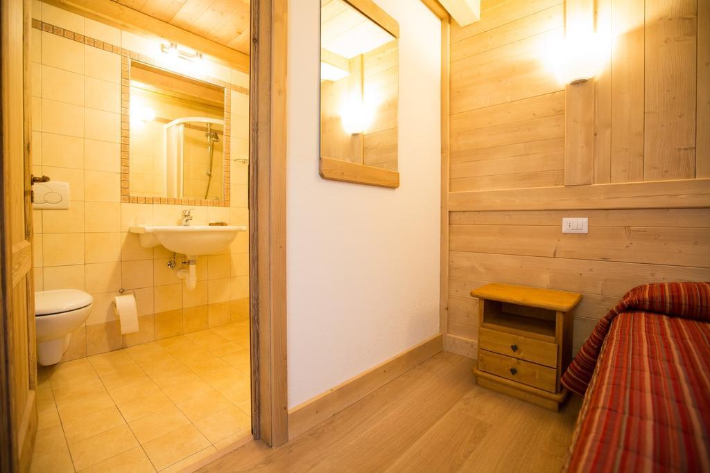 Hotel Restaurant La Barme Конь Екстер'єр фото