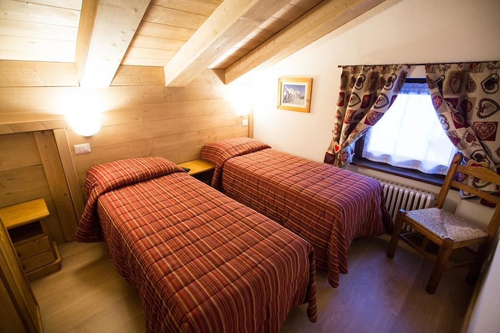 Hotel Restaurant La Barme Конь Екстер'єр фото