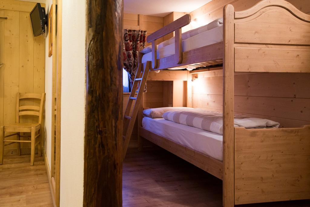 Hotel Restaurant La Barme Конь Екстер'єр фото