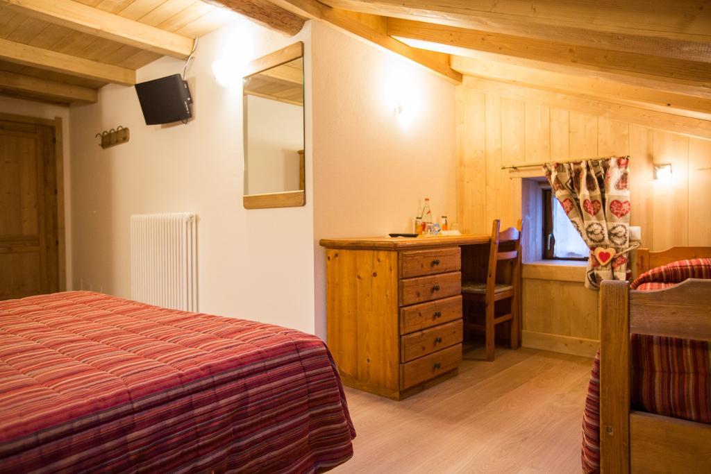 Hotel Restaurant La Barme Конь Екстер'єр фото