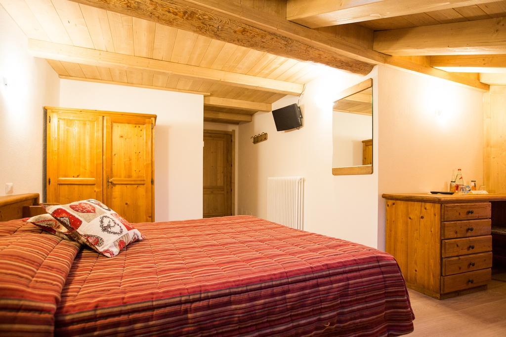 Hotel Restaurant La Barme Конь Екстер'єр фото